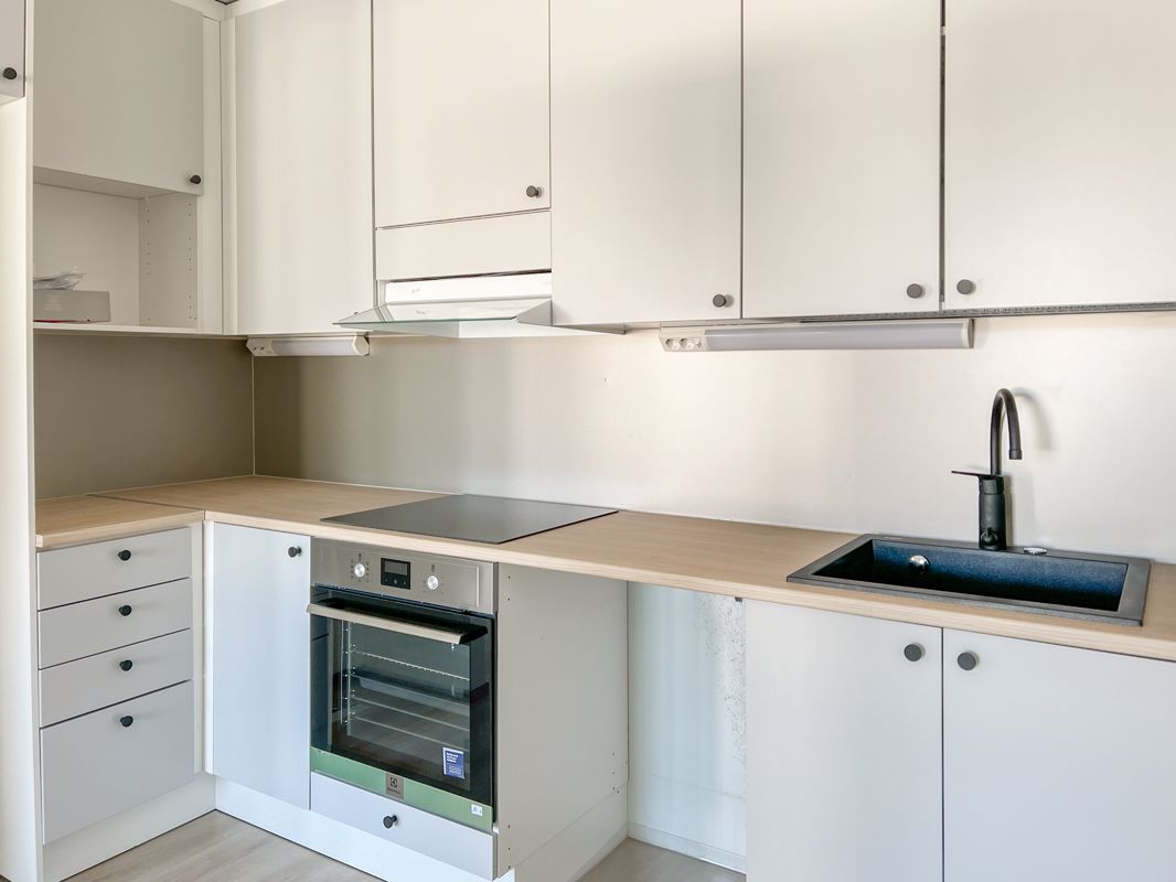Esimerkki keittiön materiaaleista.  - 1 bedroom, Vantaa, Tikkurila