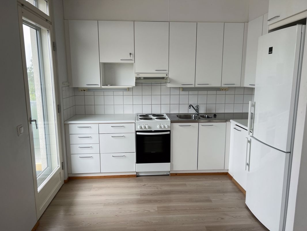 Keittiön varusteisiin kuuluu astianpesukone. - Kaksio, Espoo, Leppävaara